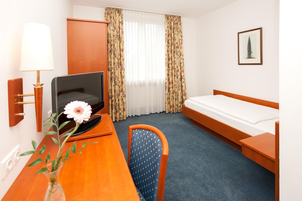 Hotel Schuetzenburg Burscheid Ngoại thất bức ảnh